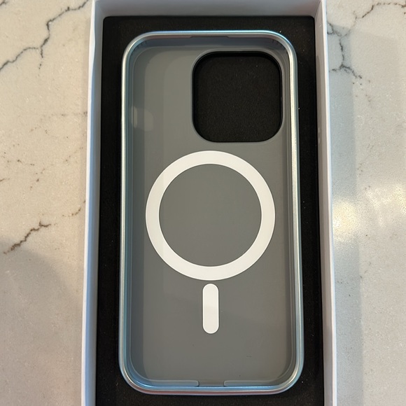 Casetify phone case (mirror) - Picture 2 of 4